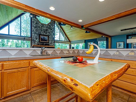 4th image of 5605 N Deyo Ln