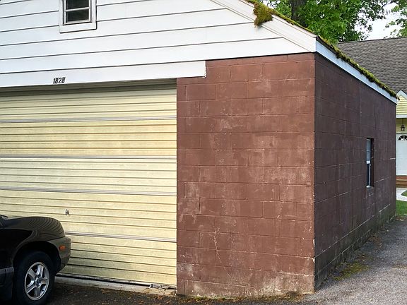 3rd image of 1828 Park Beach Dr