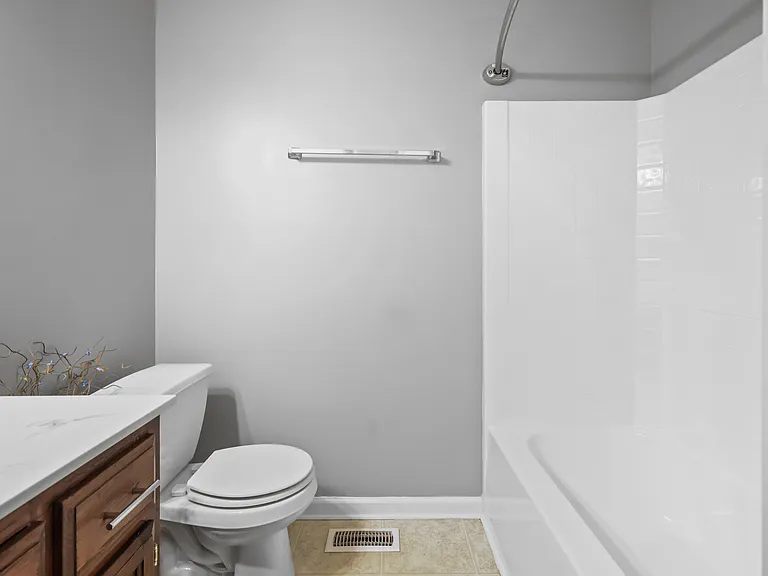 808 Leigh Ann Dr — Photo 16