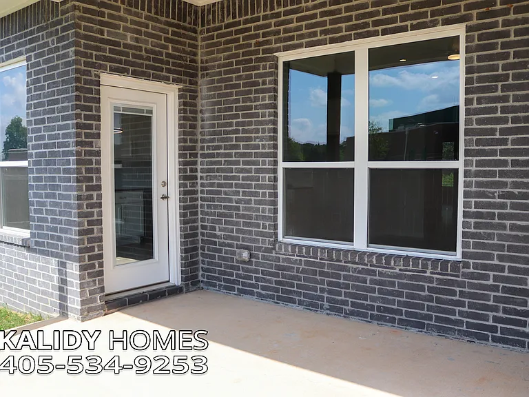 517 Remington Ave — Photo 19