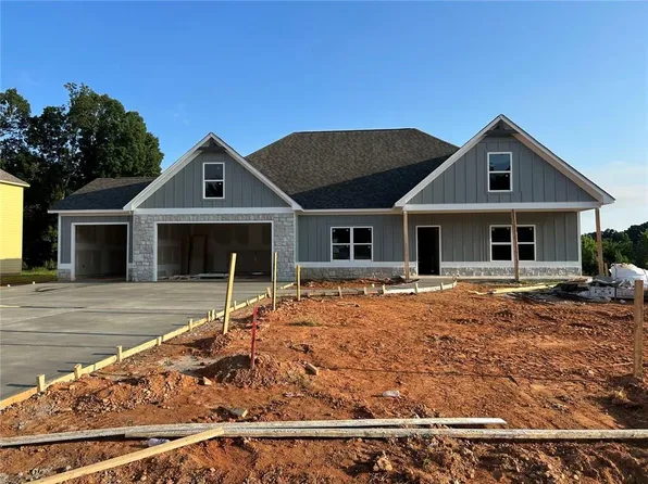 213 Randolph Farms Dr, Dallas, GA 30132