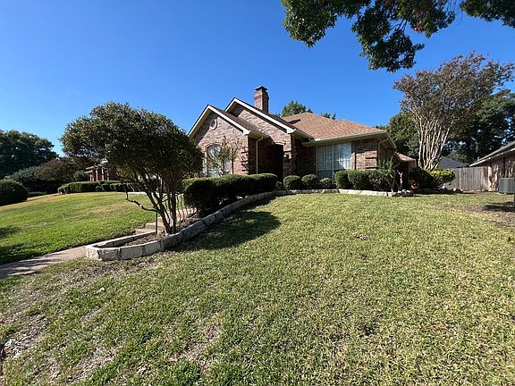 2nd image of 2821 Grand Oak Dr