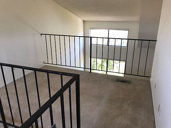 4th image of 10135 Hillhaven Ave APT 211