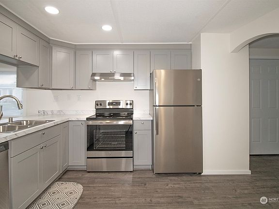 5th image of 9900 Blomberg Street SW #20