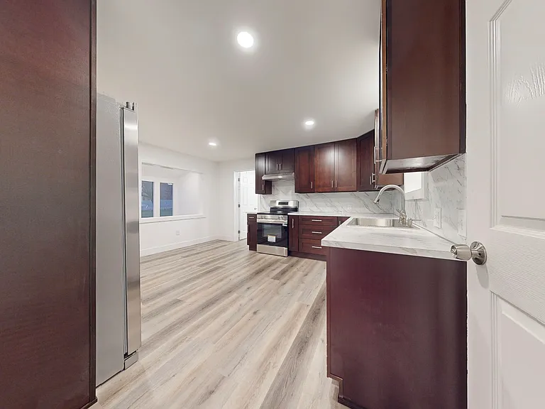 16702 SE 1st St — Photo 11
