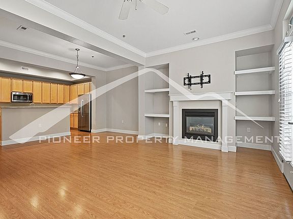 4th image of 2560 17th St Unit 204