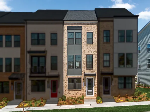 2610 River Birch Rd, Herndon, VA 20171