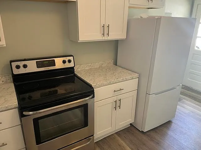 1 bed, 900 sqft, $1,295 — Photo 4