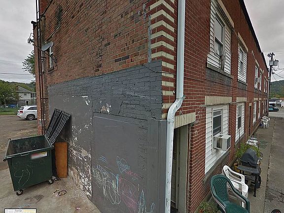 2nd image of 807 2nd St