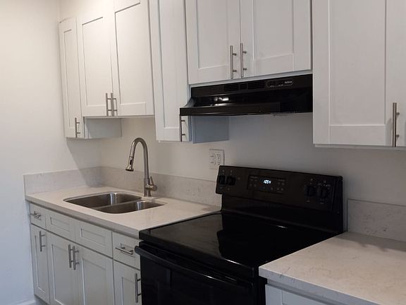 3rd image of 139 S Avenue 55 APT 12A