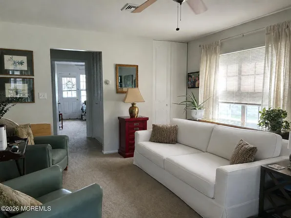 1211D Shetland Dr, Lakewood, NJ 08701