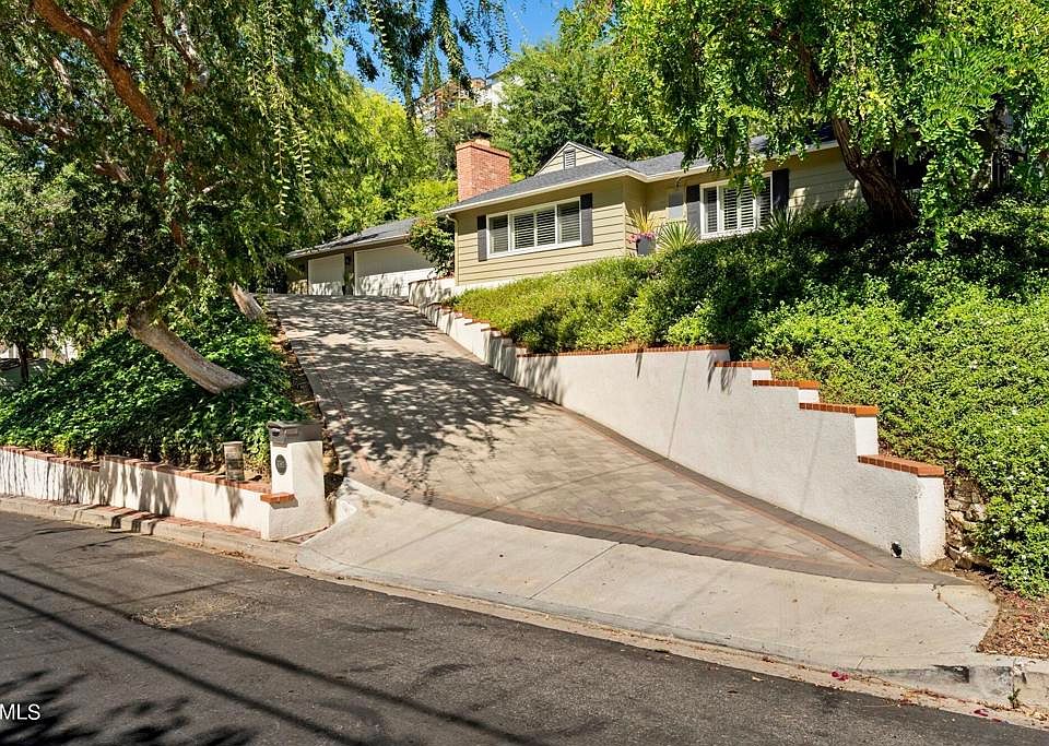 1st image of 4593 Jessica Dr