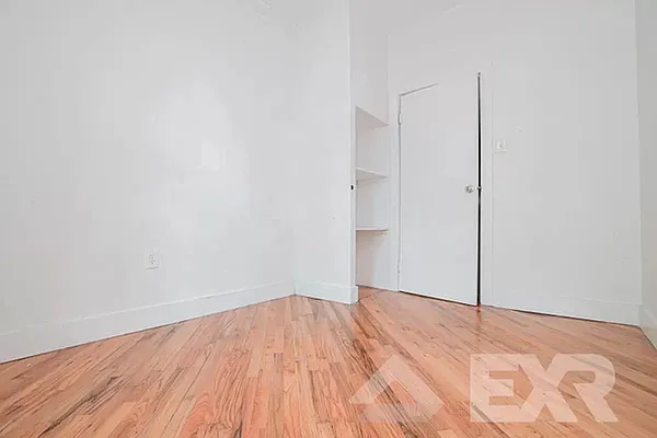 Rented by EXR | media 18