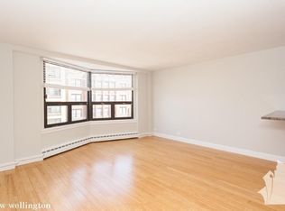 447 W Wellington Ave #613, Chicago, IL 60657