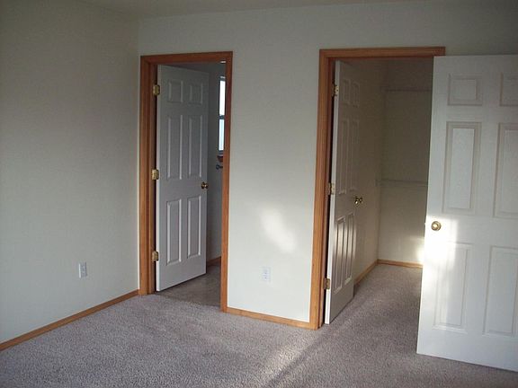5th image of 1545 Foxglove Ave