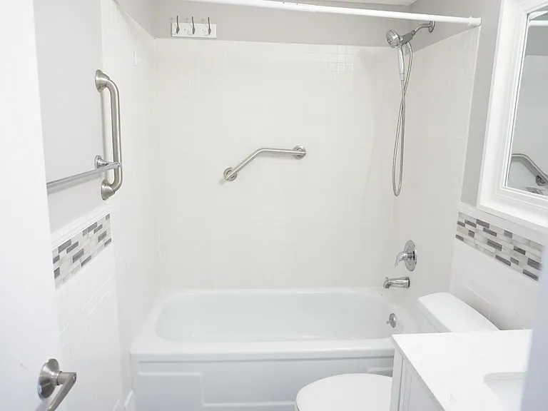 294 Chatham E #O — Photo 9