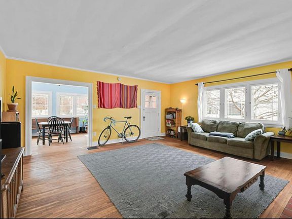 3rd image of 8 Buena Vista Ct