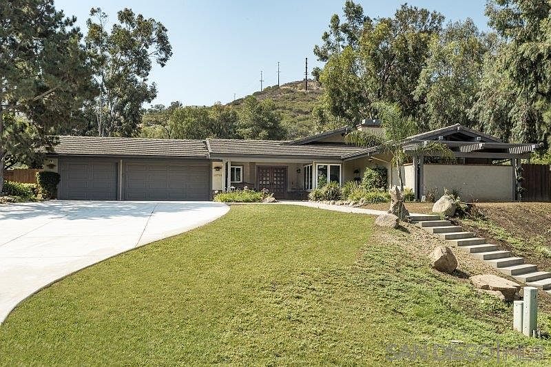 1st image of 13725 Calle Seco