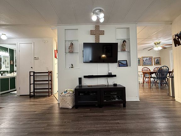 5th image of 276 Taho Cir