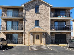 8090 S Roberts Rd APT 1N, Bridgeview, IL 60455
