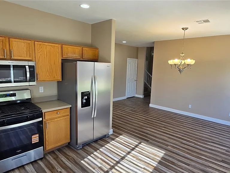 1132 Castle Point Ave — Photo 10