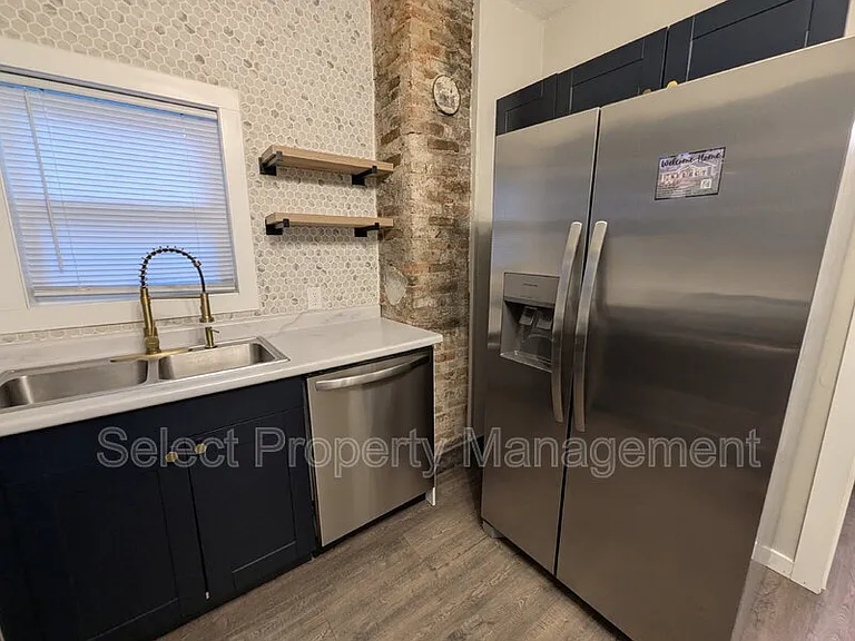 601 W Brackenridge St — Photo 13