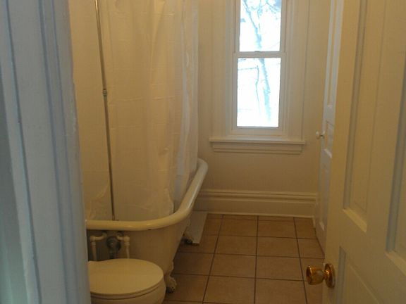 4th image of 226 Piedmont Ave APT 3