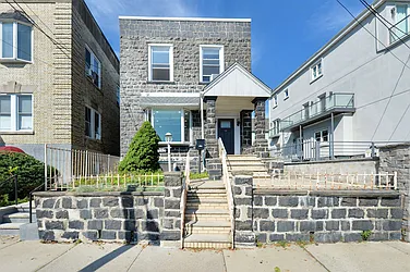995 Blvd East