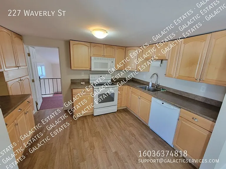 227 Waverly St — Photo 6