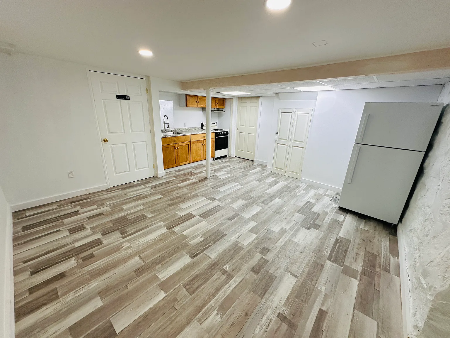 Studio, 165 sqft, $1,200 — Photo 2