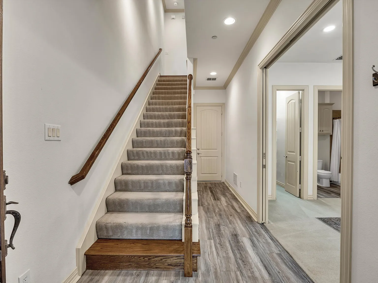 2 bed, 1991 sqft, $2,750 — Photo 4