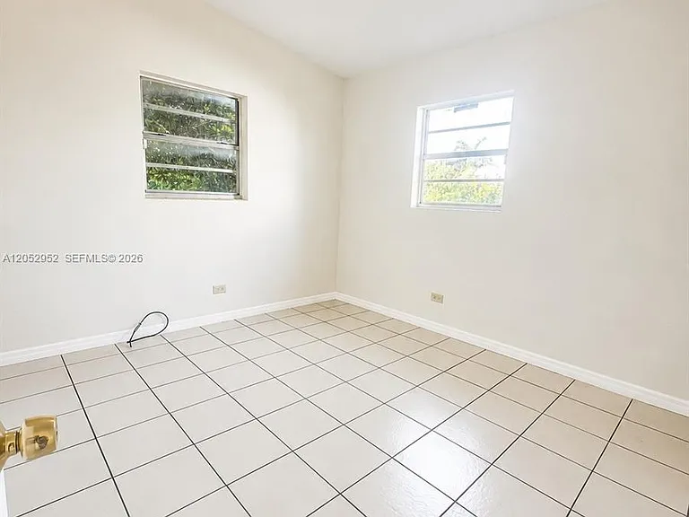 821 SW 2nd St — Photo 11