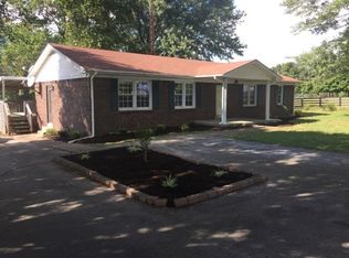 14999 Louisville Rd, Smiths Grove, KY 42171