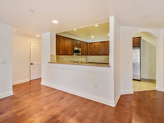 3rd image of 11163 Aqua Vista St #101