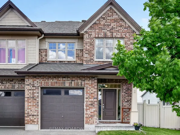 2 Duncanville St, Russell, ON K4R 0C5