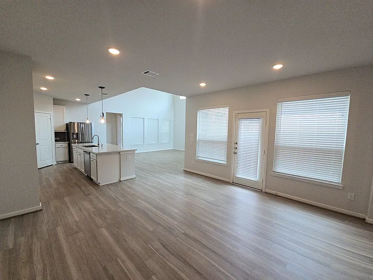 9227 Dearborn Knoll Dr — Photo 3