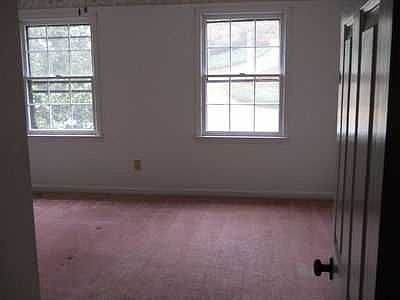 3rd image of 621 Battersea Dr