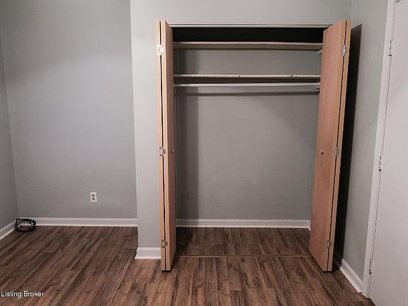 4th image of 1926 Goldsmith Ln Unit 106-8