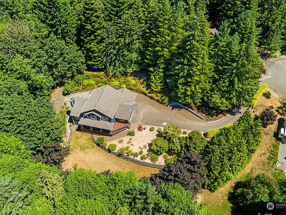2nd image of 27323 Balmoral Place NE