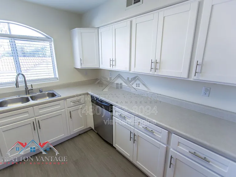 10401 N 52nd St #226 — Photo 11
