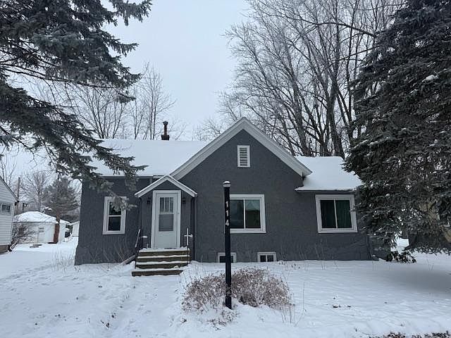 1st image of 114 2nd St SE