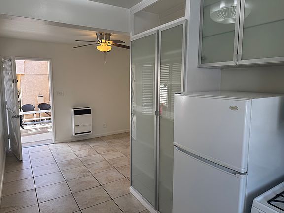 3rd image of 1048 Sapphire St