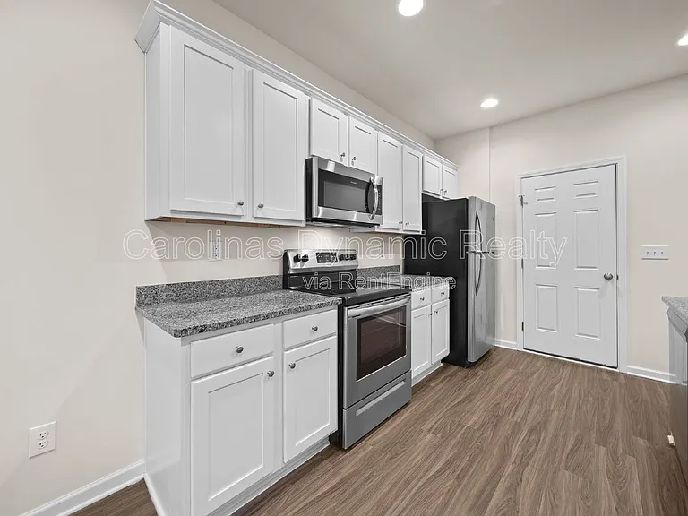 711 Lackey St — Photo 10