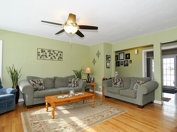 3rd image of 1226 Menomonee Ave