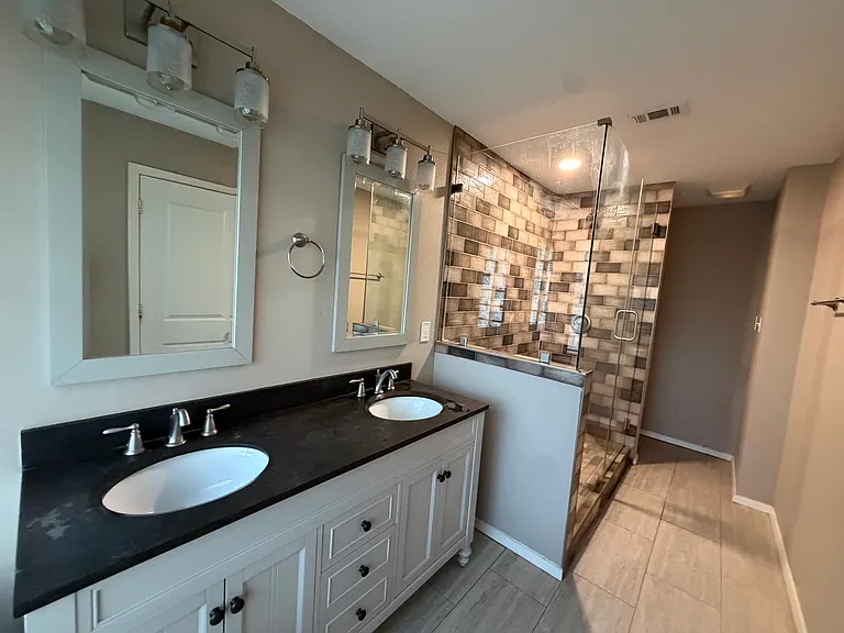 1917 Creek Ave — Photo 11