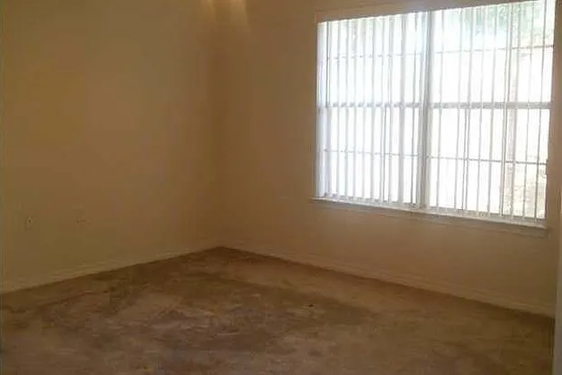 624 Eastwood Cir — Photo 28