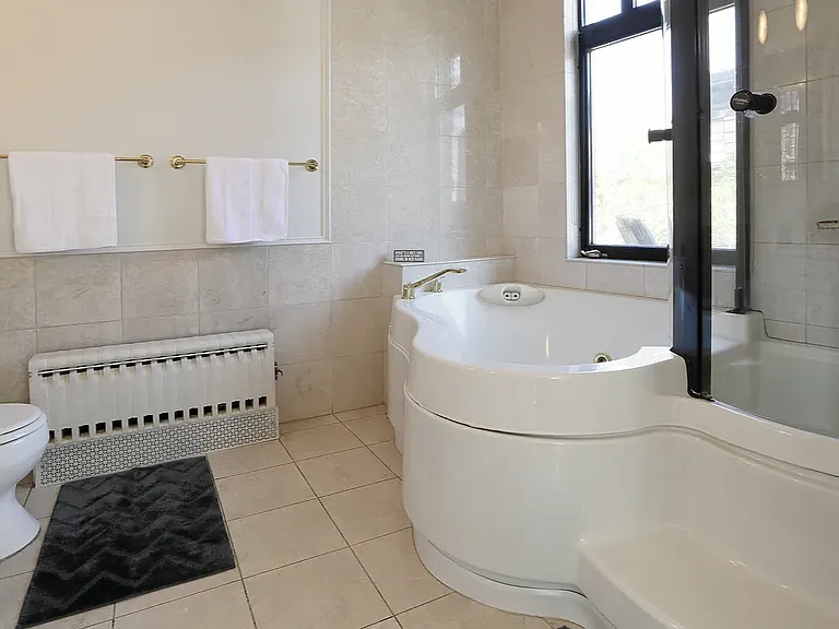 2 Jones St #402 — Photo 9