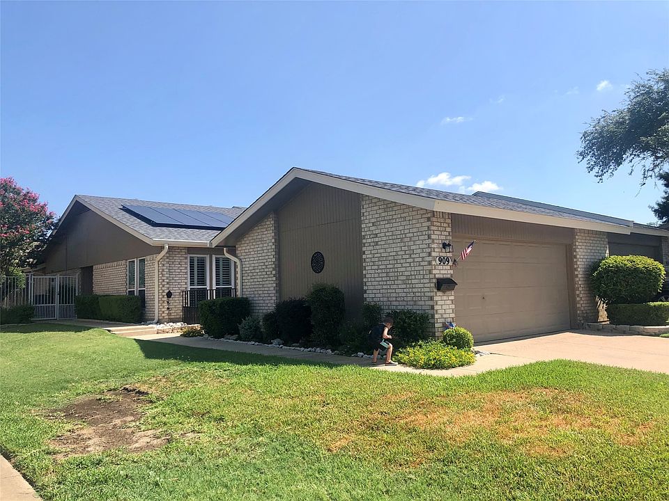 1st image of 909 Shady Creek Ln