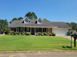 908 Sycamore St, Tupelo, MS 38801