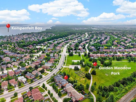 3rd image of 147 Bruce Cres